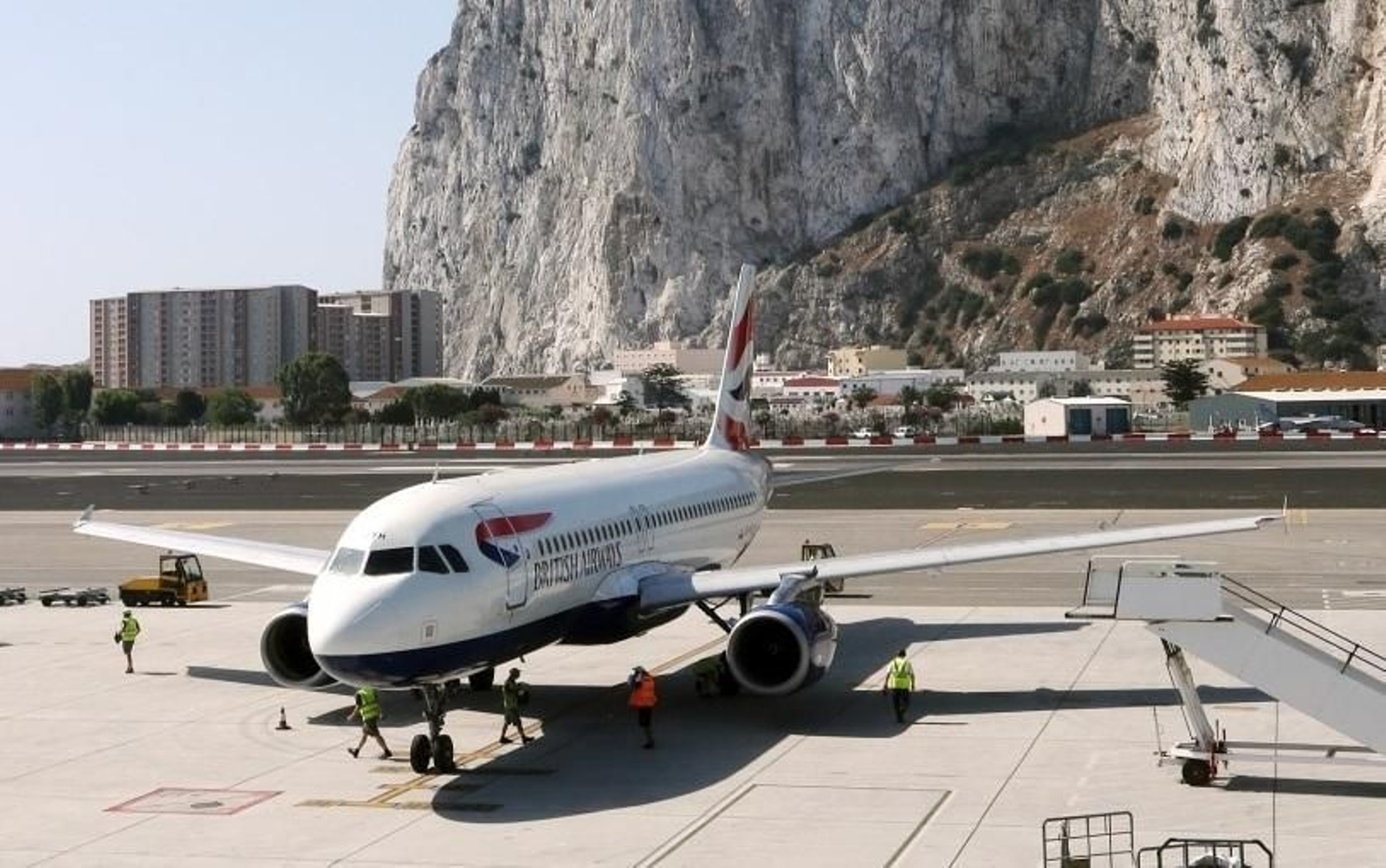 Un avión de British Airways, en el aeropuerto de Gibraltar.