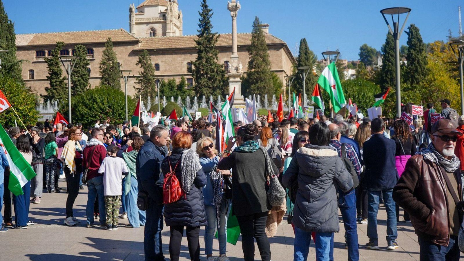 Manifestantes pro Palestina en el Triunfo.