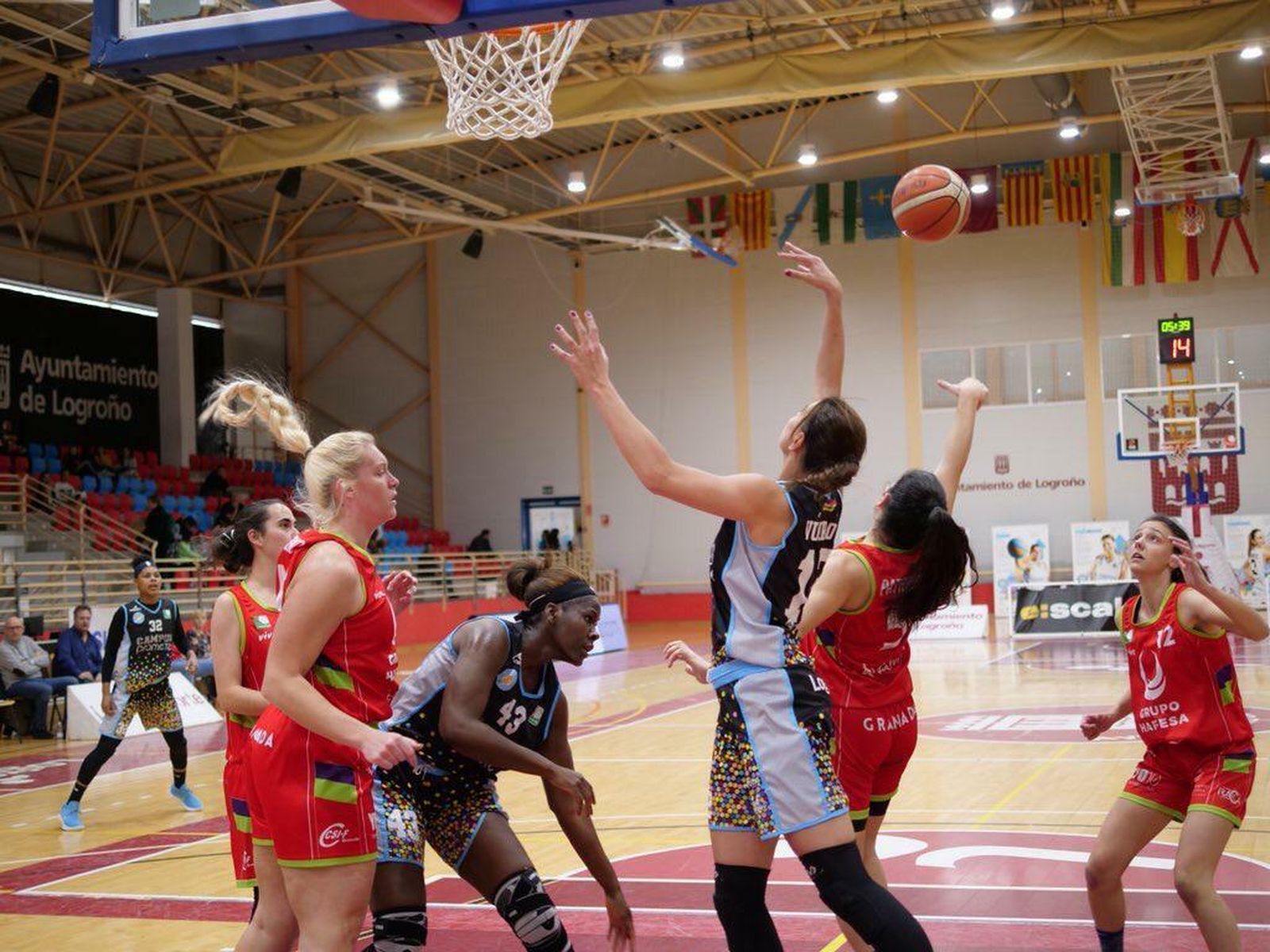 Lance del encuentro disputado en La Rioja.