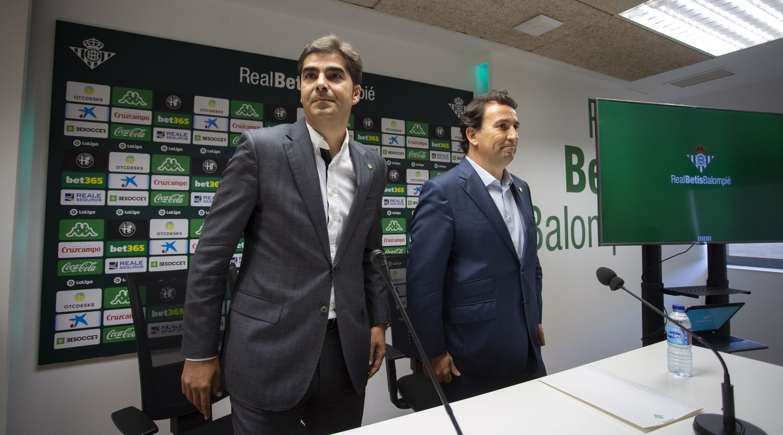 Ángel Haro y López Catalán durante un acto del Betis.