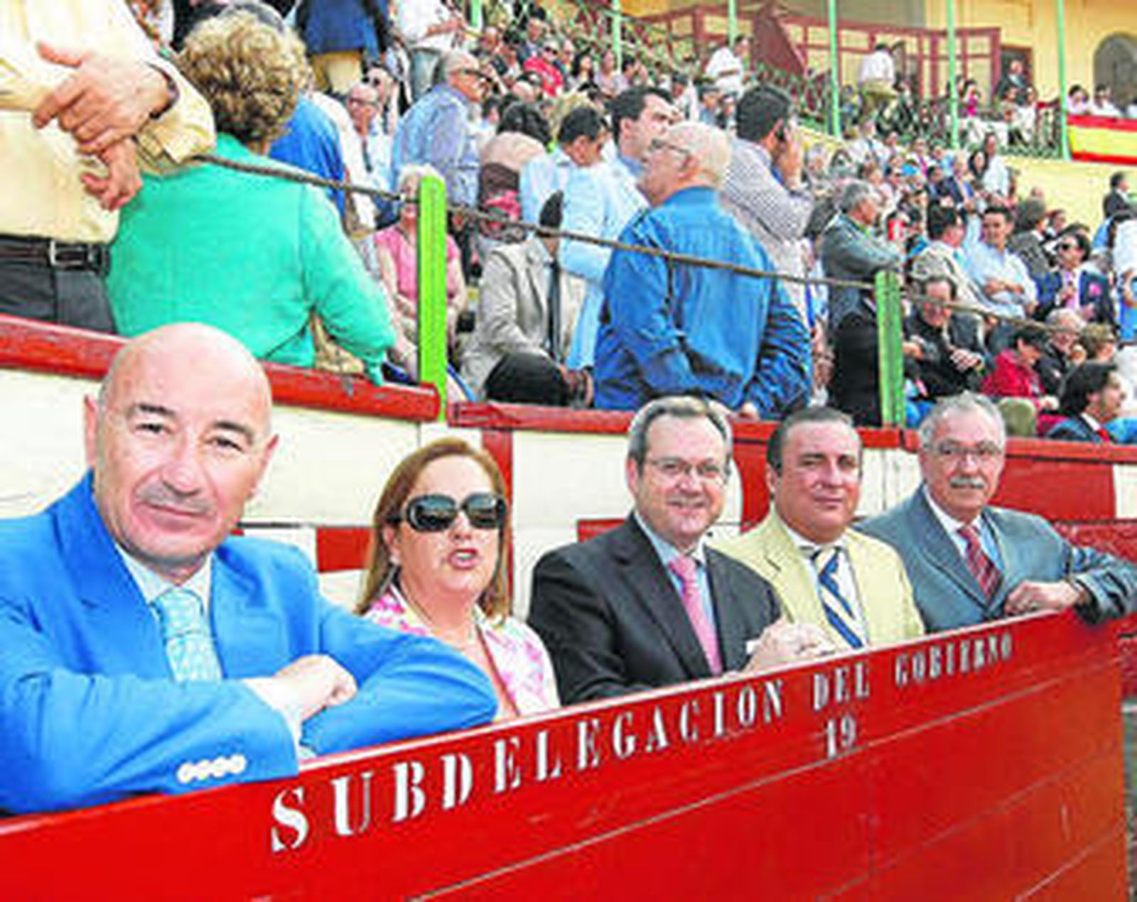 Rafael Sestelo, Concepción de Vega, Andrés Garrido, el juez Juan José Parra y Antonio Padilla, en el callejón.