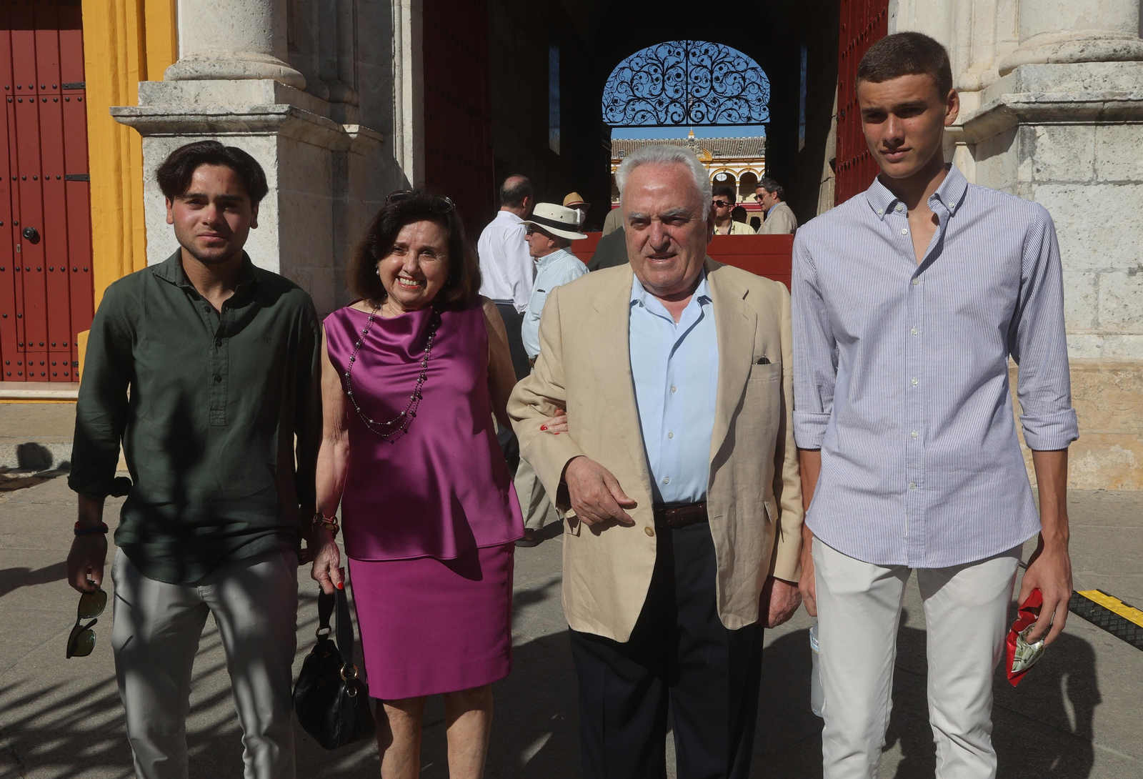 Ambiente en la Puerta del Príncipe de la Maestranza