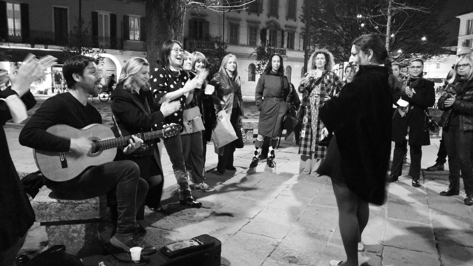 Casi cien personas se dieron cita en el encuentro cultural en Milán