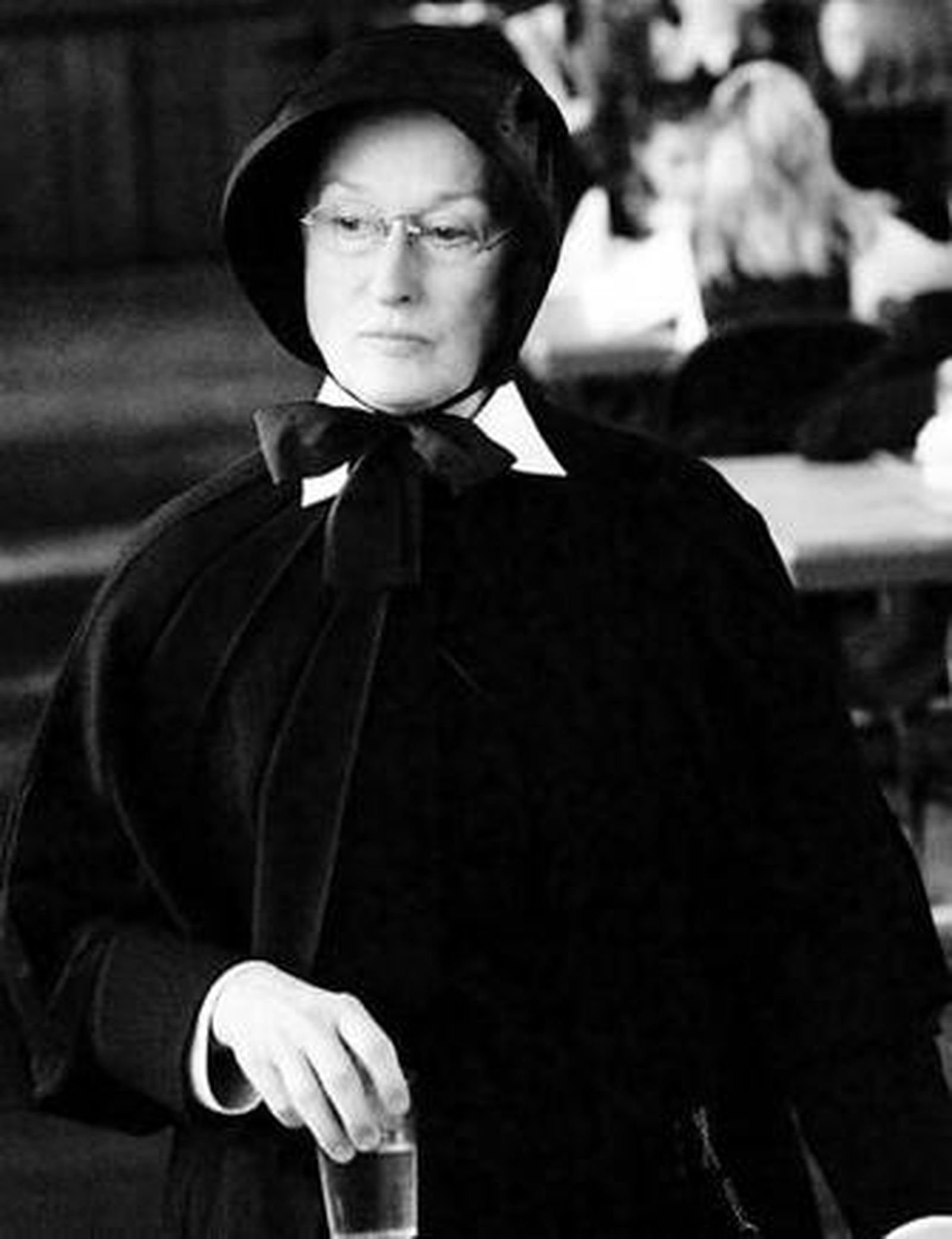 Streep realiza una de las interpretaciones más matizadas de su carrera.