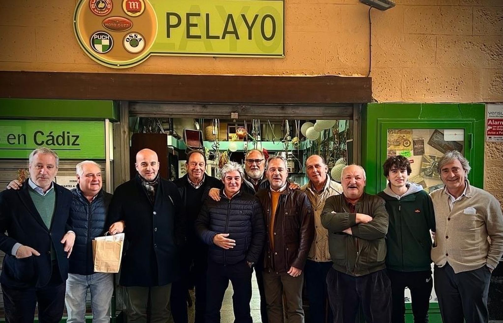 El capillismo sevillí carga las pilas