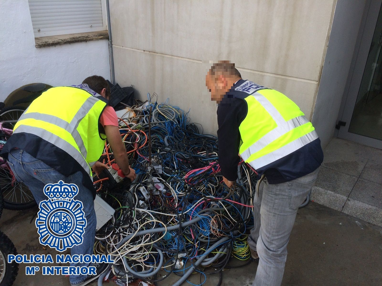 Imagen de archivo facilitada por la Policía durante una intervención de material robado