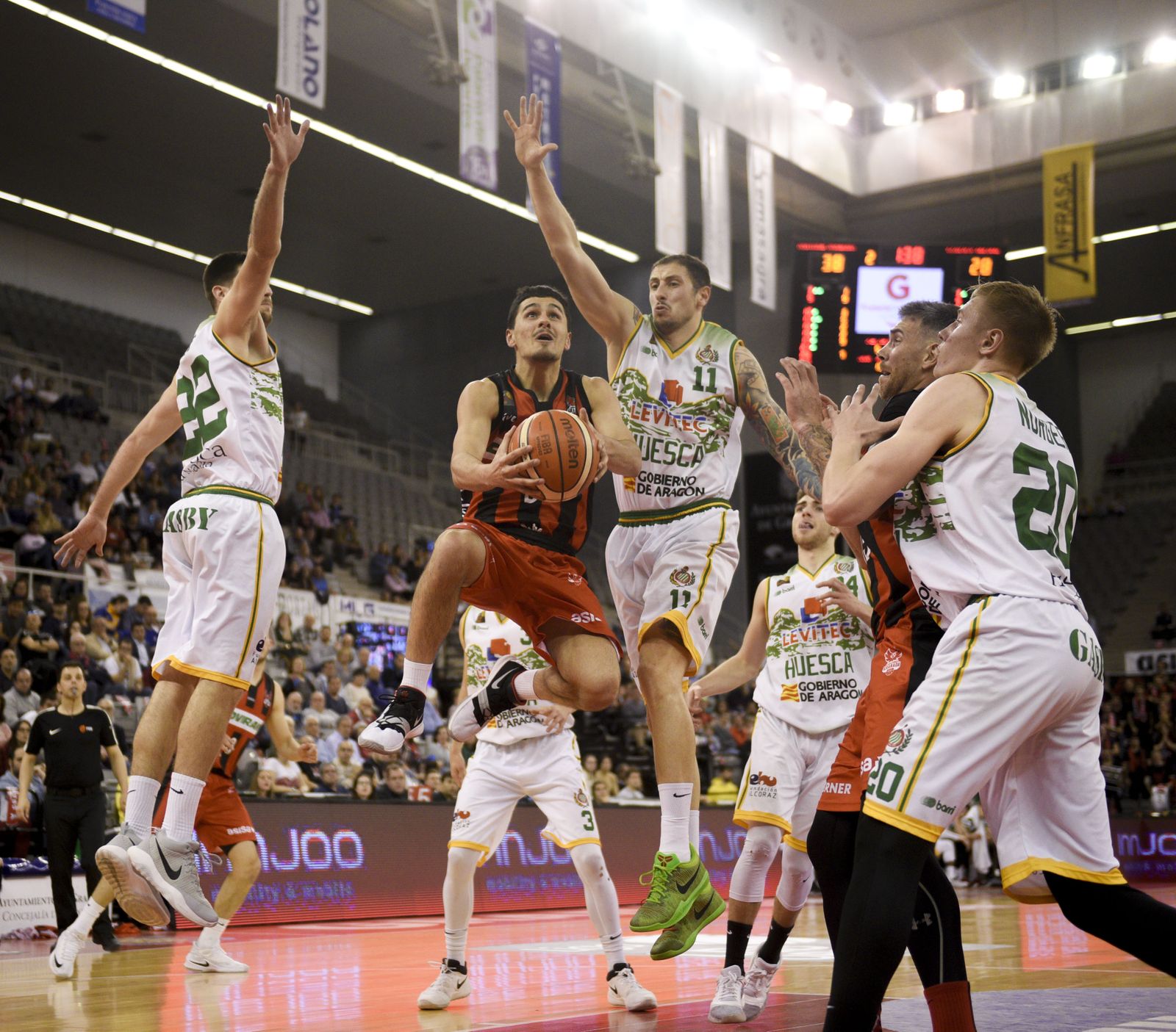 Carlos Corts jugó con mucho descaro ante el Huesca