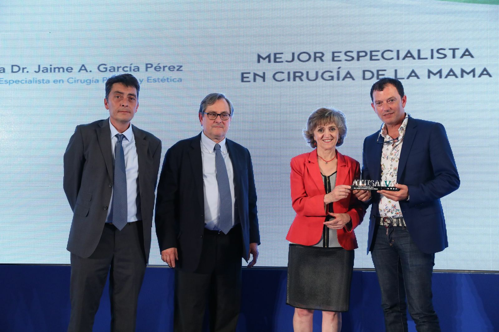 Premio por la excelencia en la cirugía de mama.