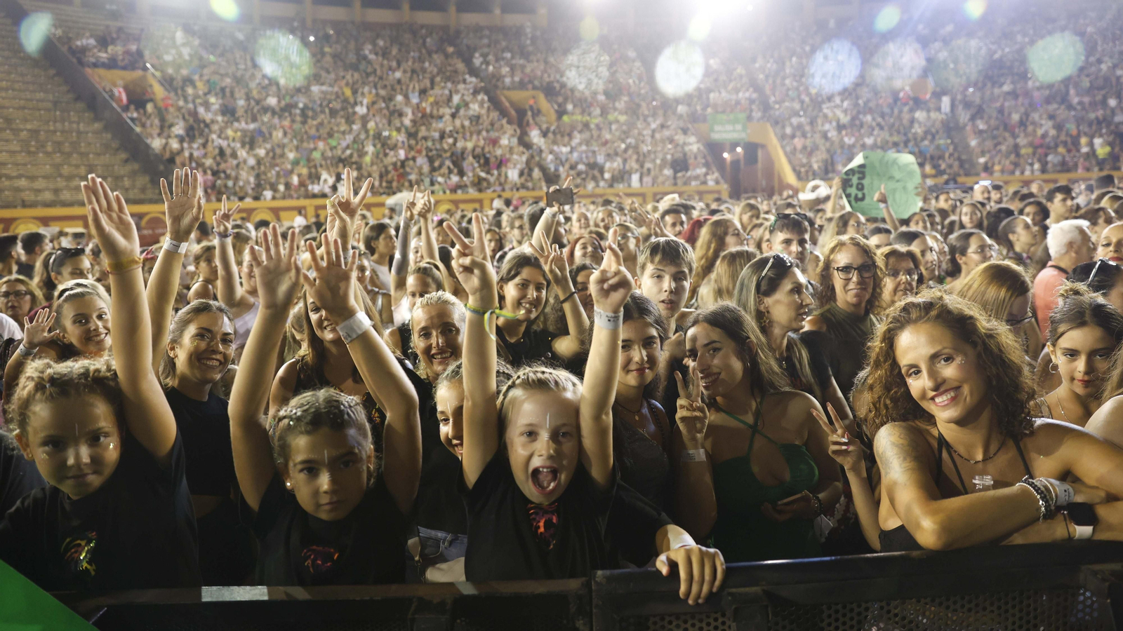 Las fotos del concierto de Lola Índigo en Algeciras
