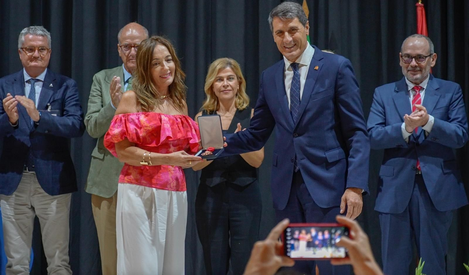 Entrega de distinciones por el Día de la Merced.