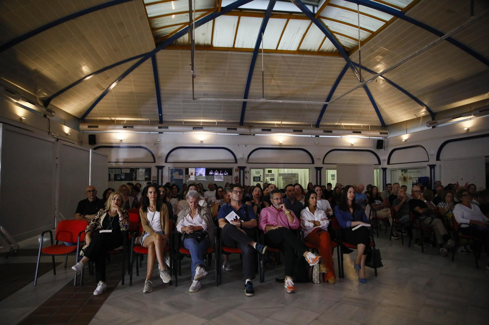 Las imágenes de la presentación del libro "El Clan" de Carmen Mola en Mojácar