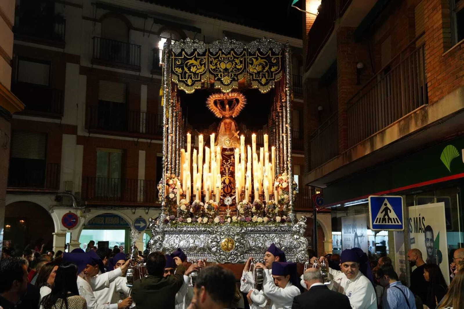 Las mejores imágenes de la tarde del Jueves Santo de Lucena: Santa Fe, Columna, Caído y Sangre