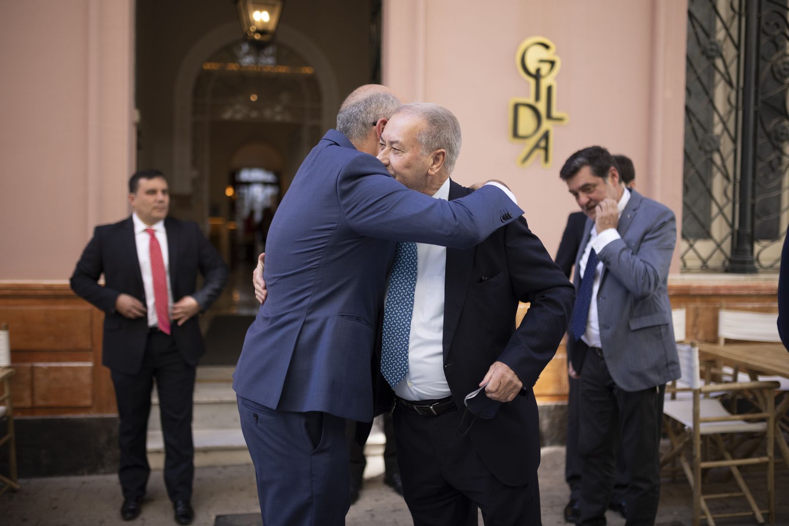 Imágenes de la tertulia cofrade de Huelva Información