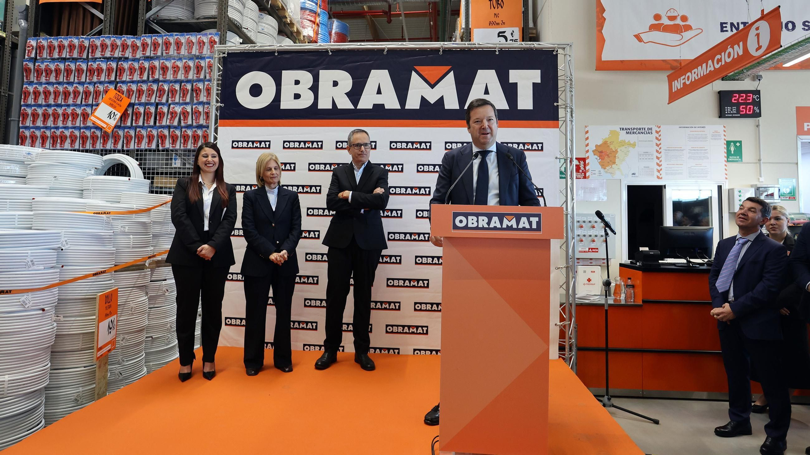 Imágenes de la inauguración de Obramat en Jerez