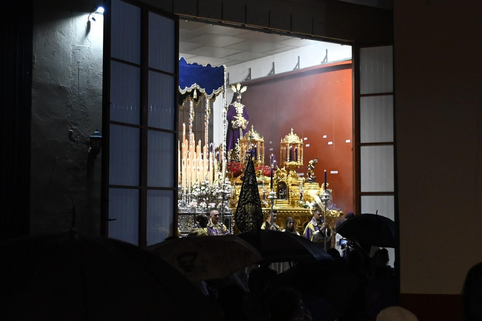 Devoción por los titulares del Rescatado en este Domingo de Ramos en Córdoba, en imágenes