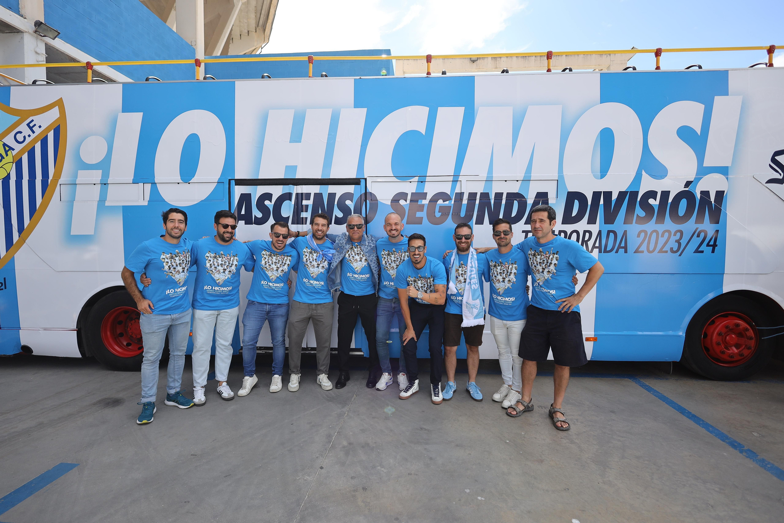 El malaguismo sale a la calle en avalancha: Las fotos de la celebración del ascenso