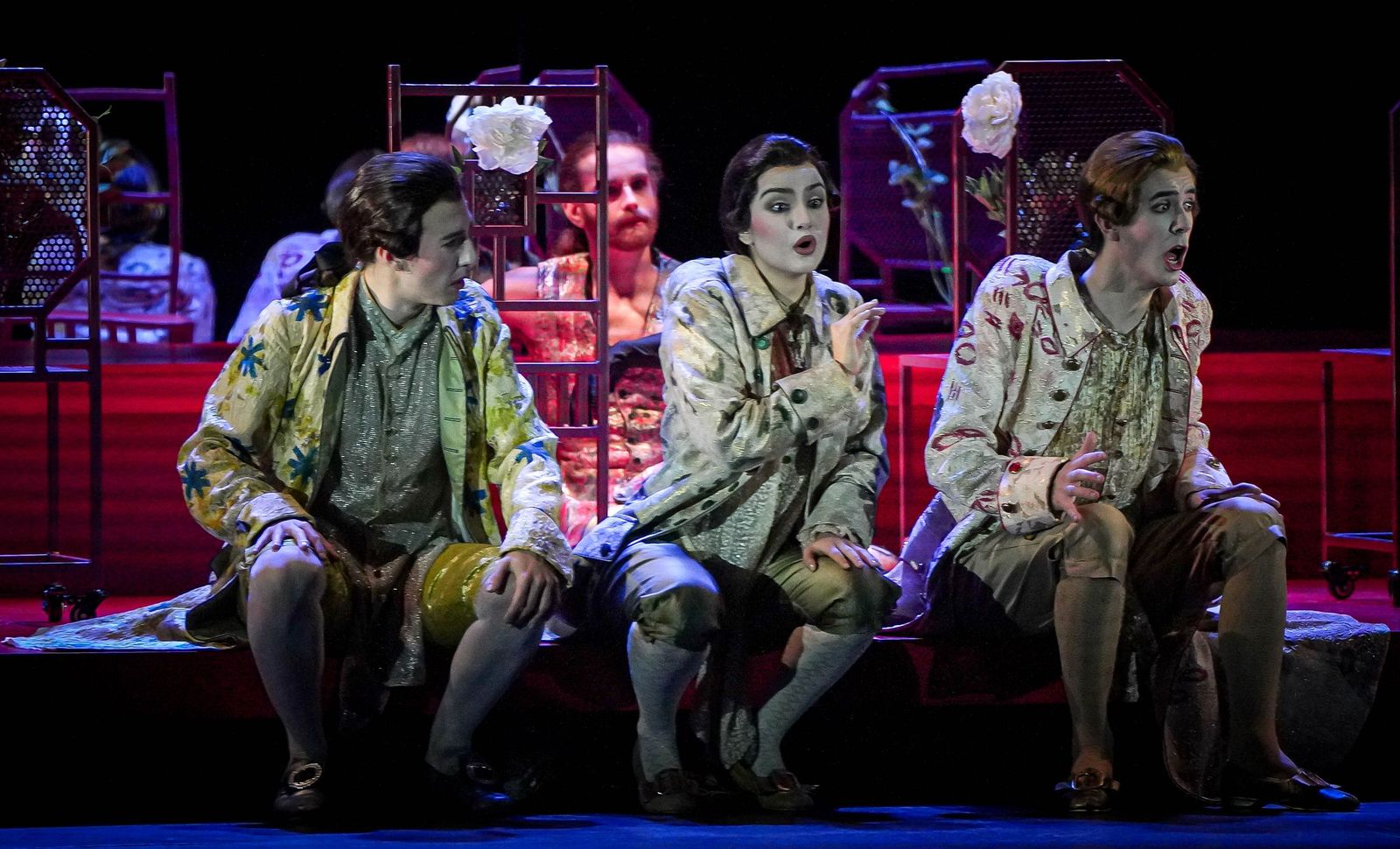 Imágenes de la ópera 'I Tre Gobbi' en el Teatro Villamarta