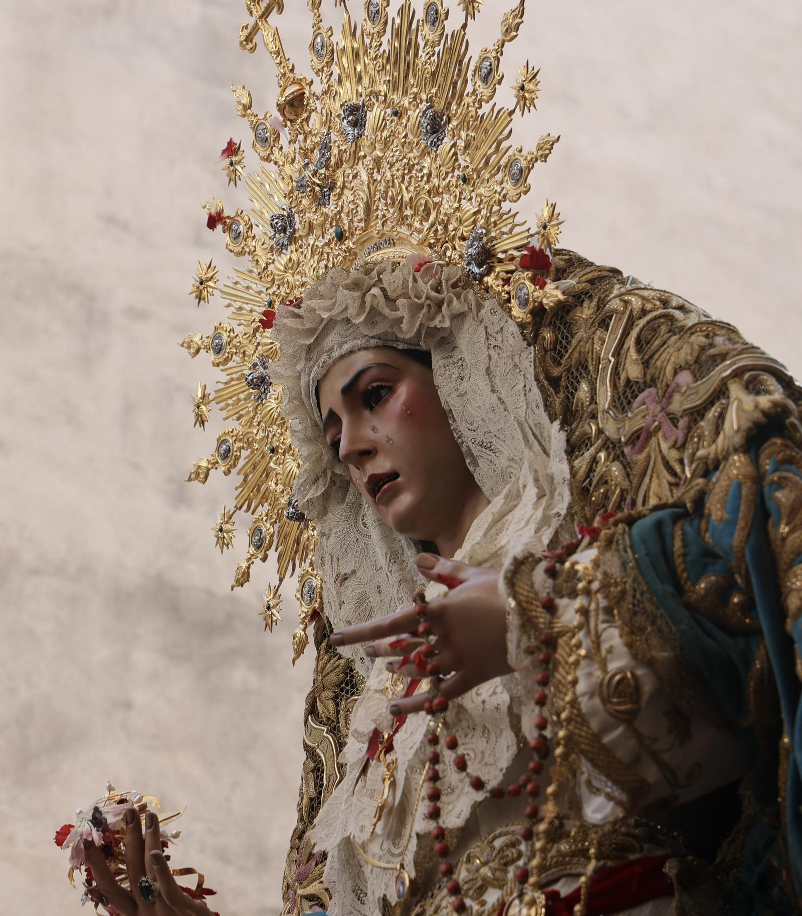 Las imágenes del traslado de la Virgen del Rocío al Salvador