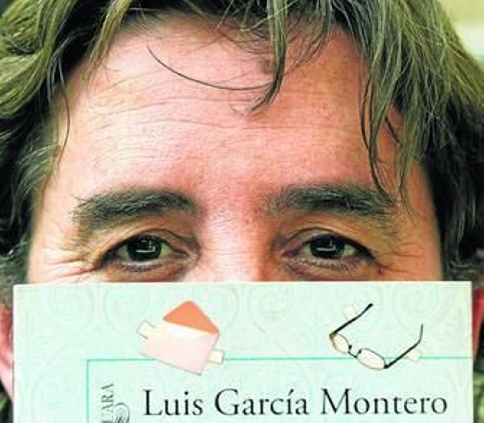 El poeta granadino Luis García Montero.