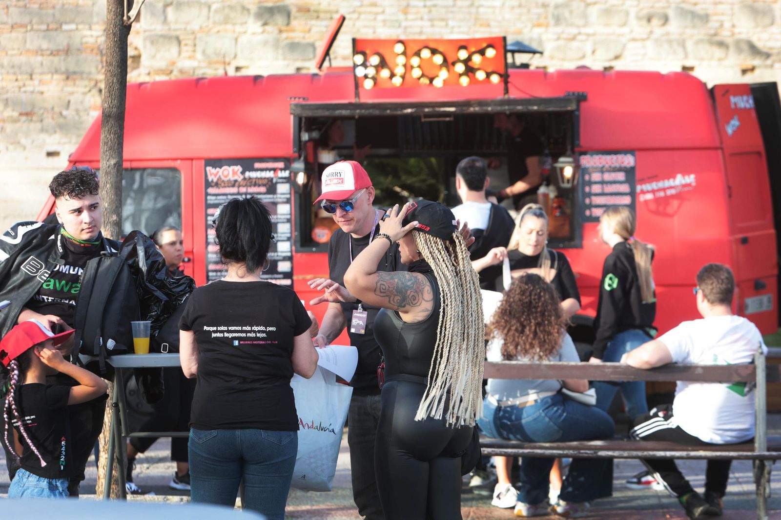 Ambiente motero en Jerez el jueves del Gran Premio 2025