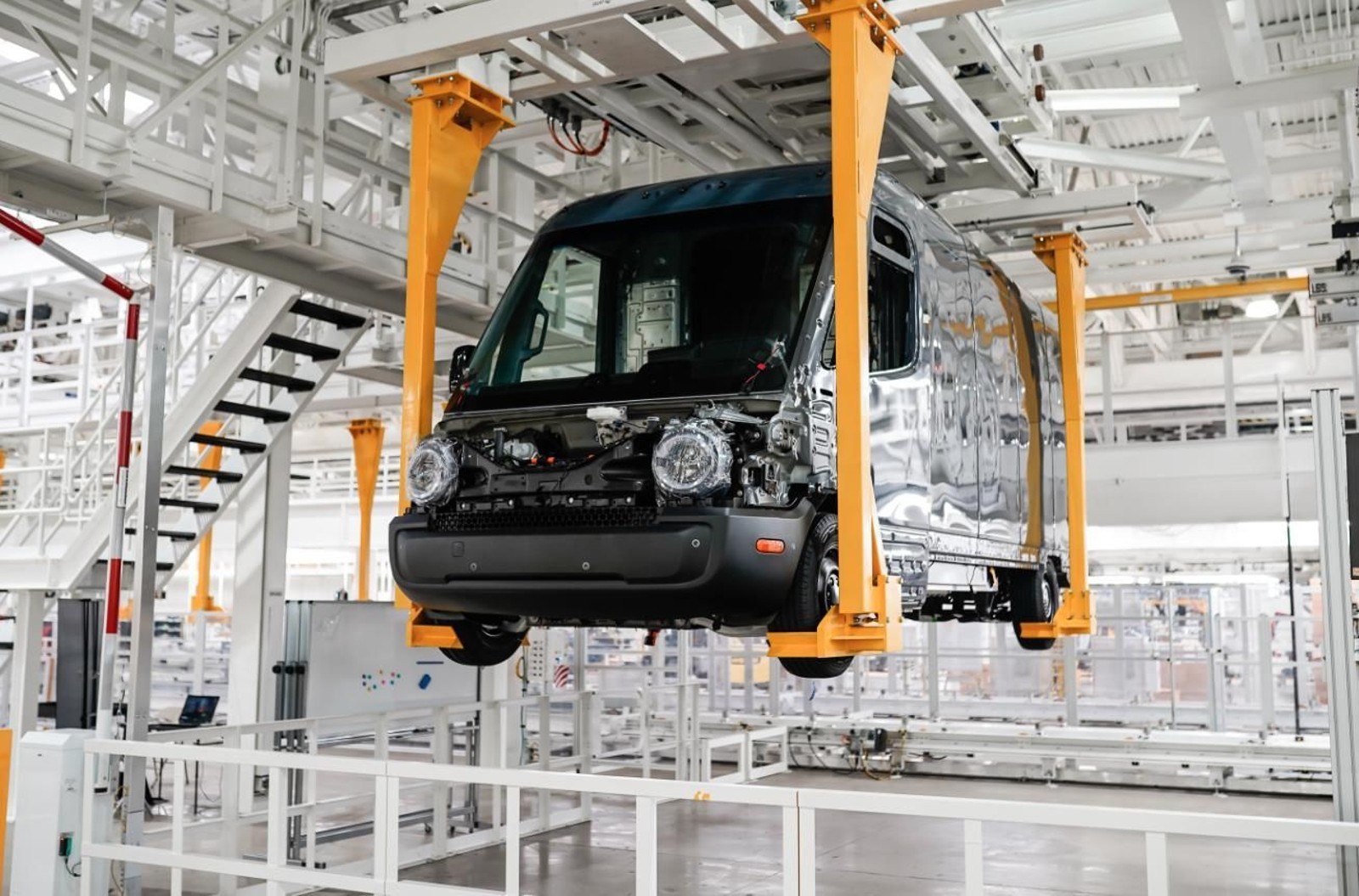 Mercedes y Rivian acuerdan desarrollar y producir conjuntamente furgonetas