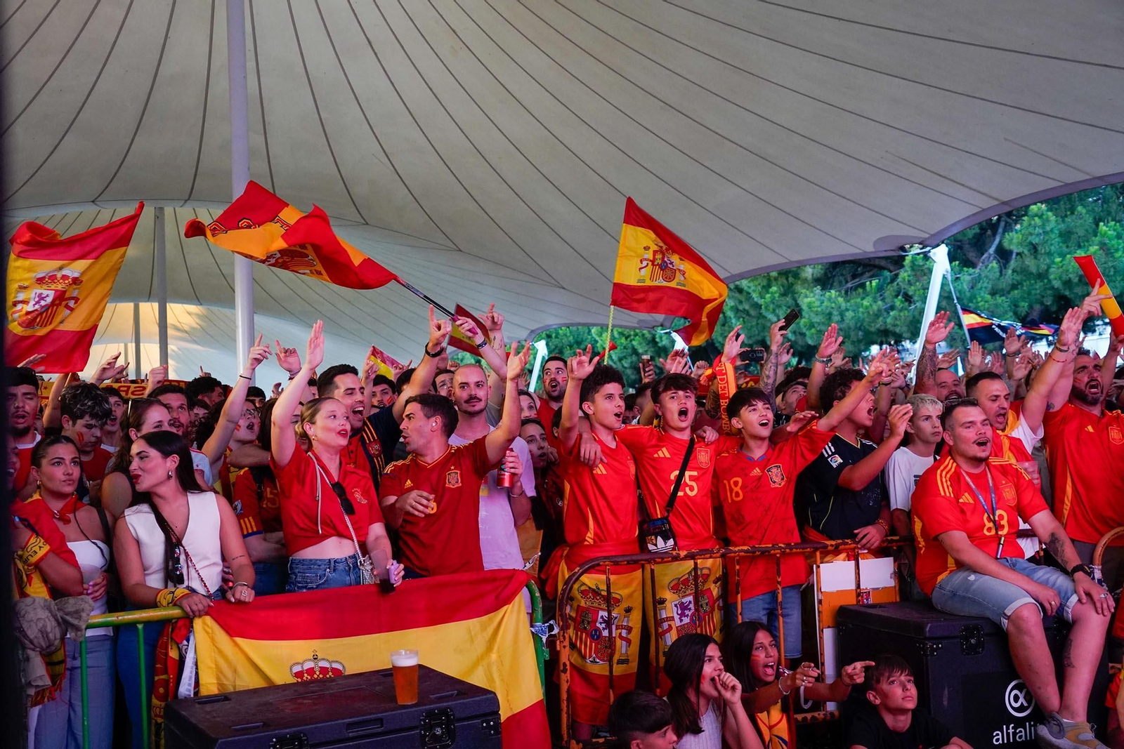 Imágenes del ambiente durante la final de la Eurocopa entre España e Inglaterra Imágenes del ambiente durante la final de la Eurocopa entre España e Inglaterra