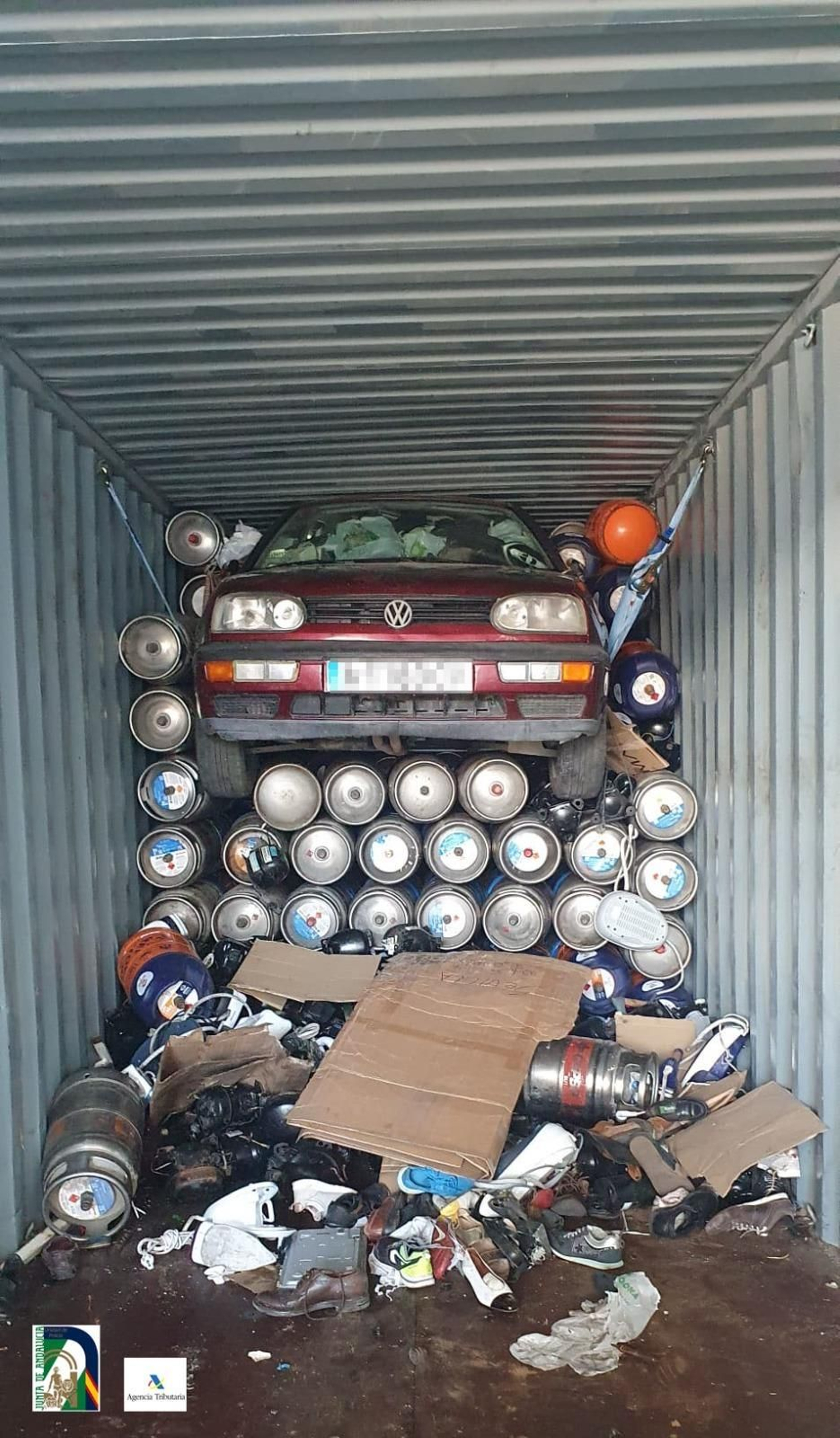 Uno de los coches recuperados.