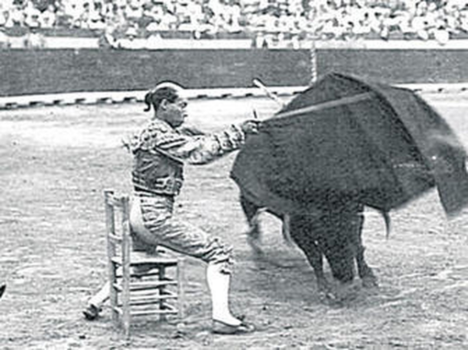 1934Extraordinaria animación en El Puerto para la actuación de El Gallo y Juan Belmonte