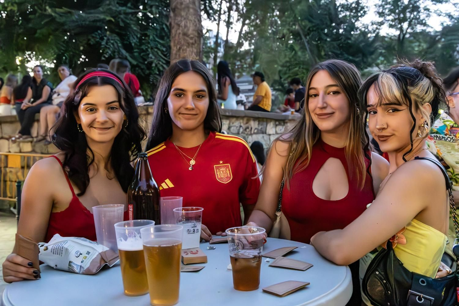 La euforia jiennense por la victoria de España, imágenes