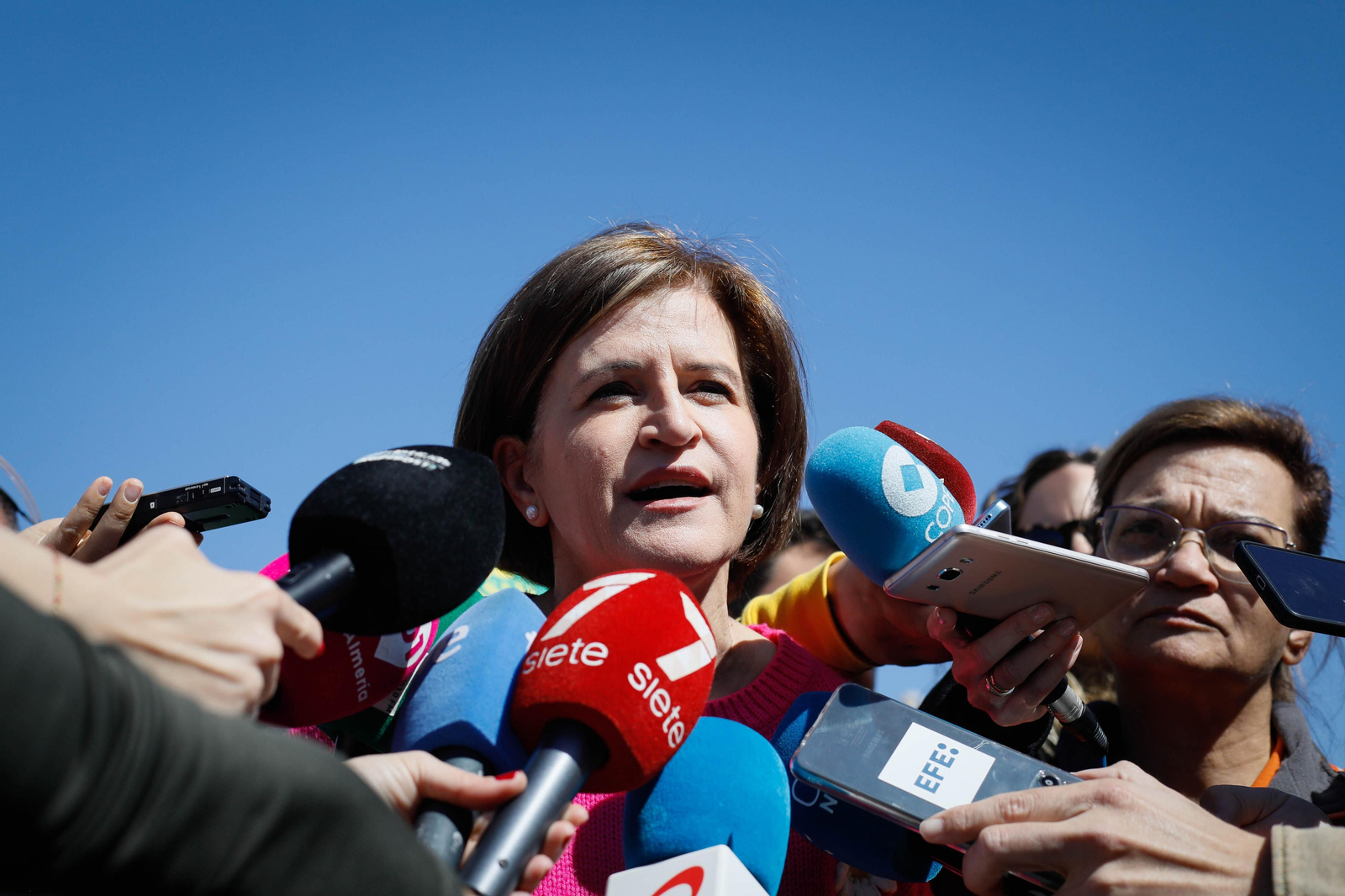 Los agricultores colapsan el puerto de Almería