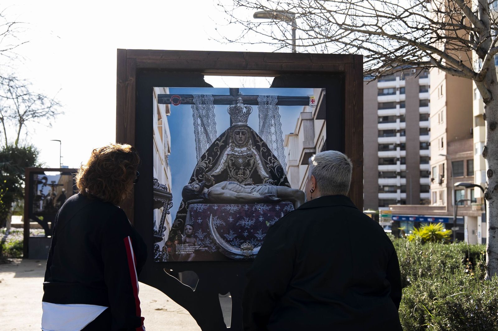 Exposición "La otra mirada" de los Fotógrafos Cofrades de Almería Focoal, en imágenes