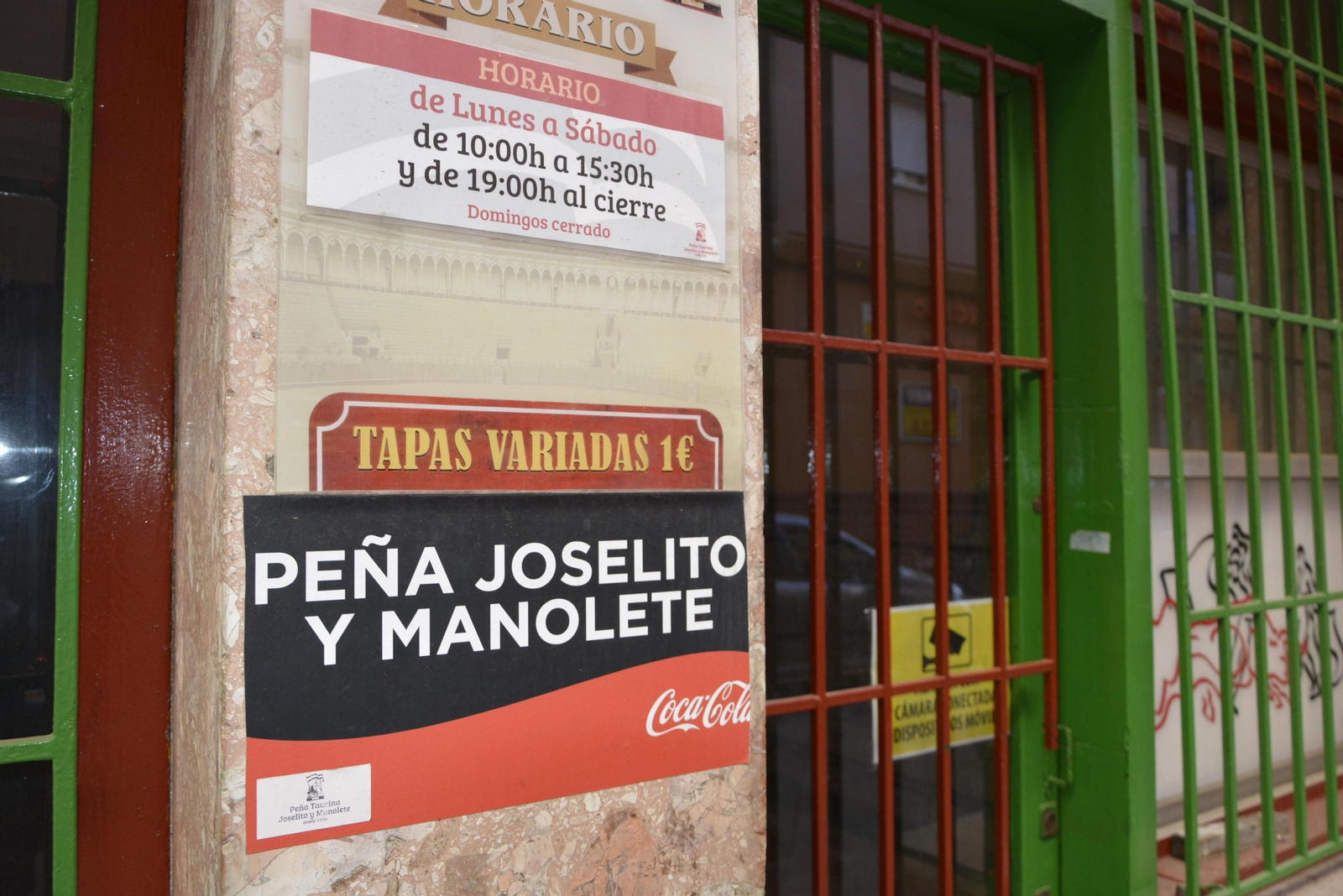 La Peña Joselito-Manolete, con la puerta cerrada, ayer.