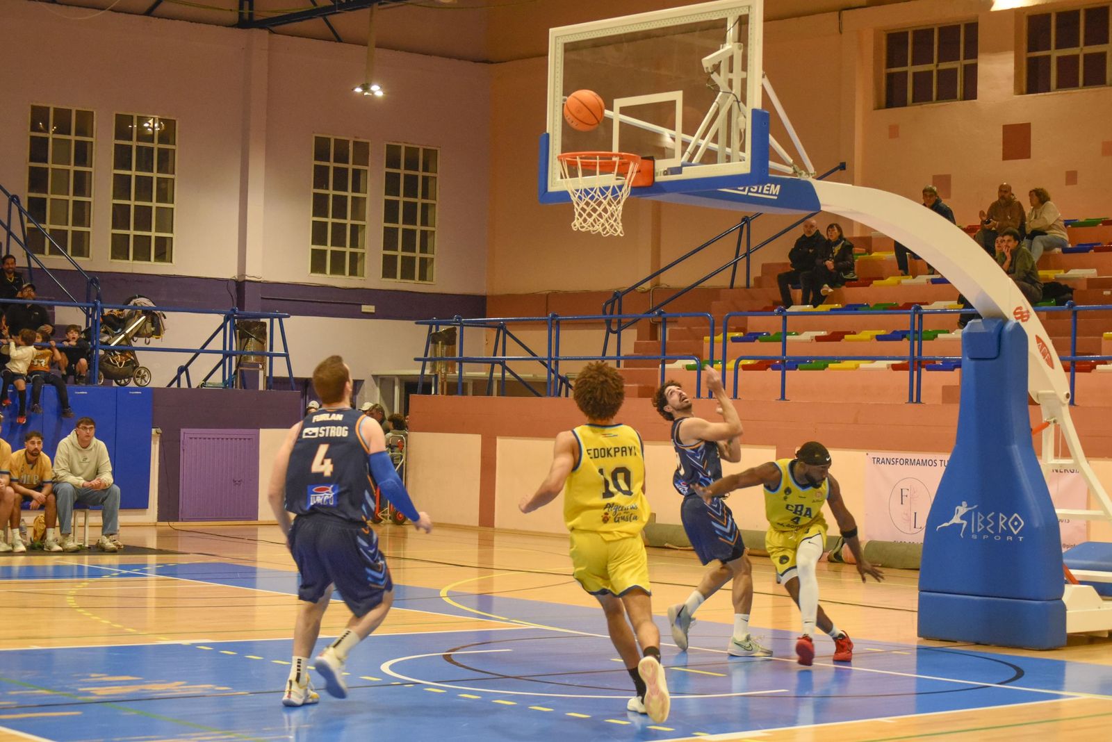 Las fotos del Unión Linense de Baloncesto-CB Algeciras de Tercera FEB