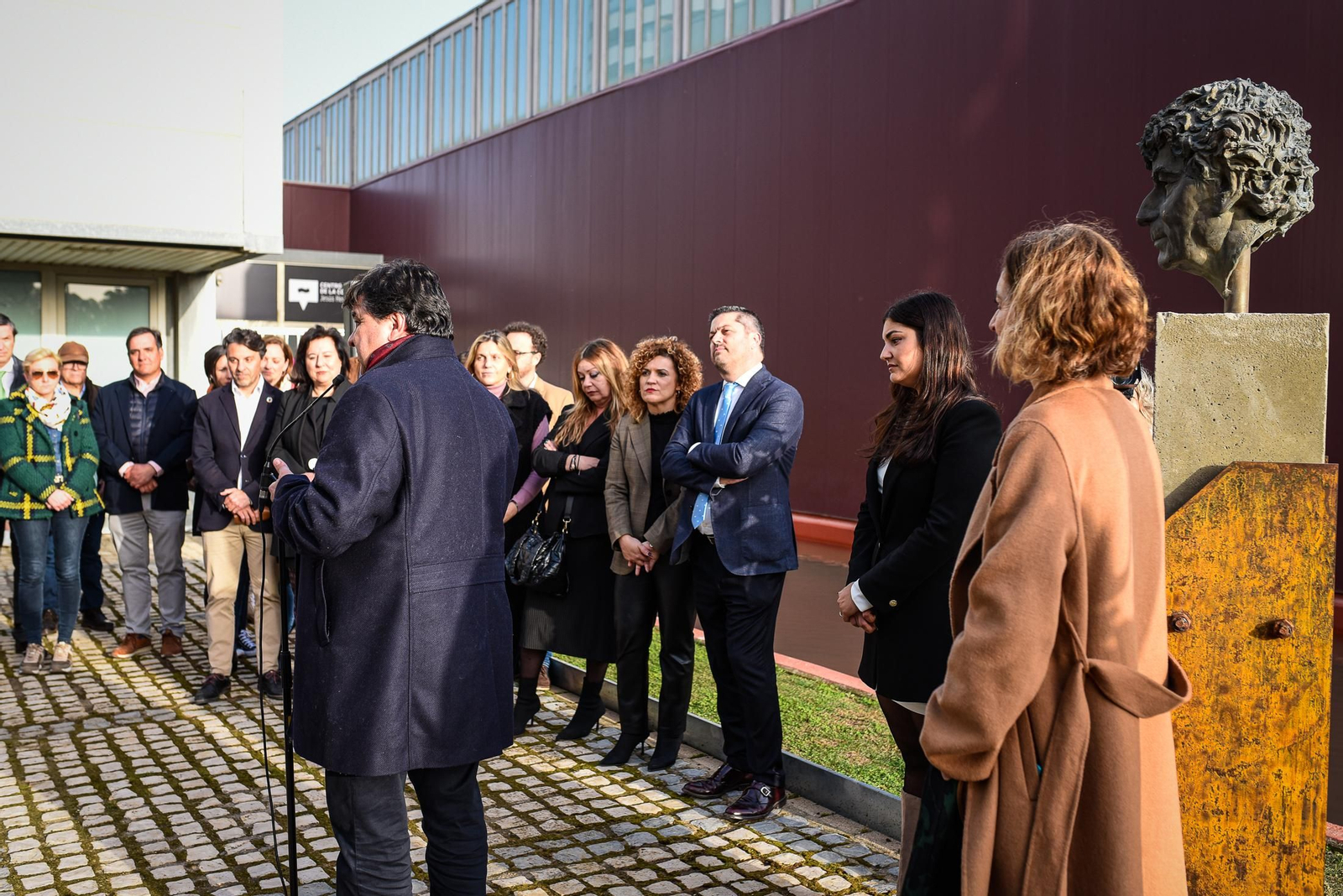 Imágenes de la inauguración del busto de Jesús Quintero en el Centro de la Comunicación Jesús Hermida