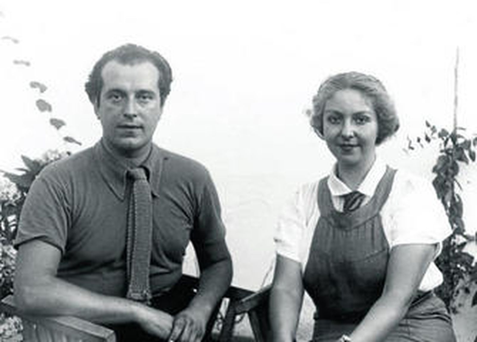 La escritora María Teresa León, fotografiada junto al que fue su compañero inseparable Rafael Alberti.