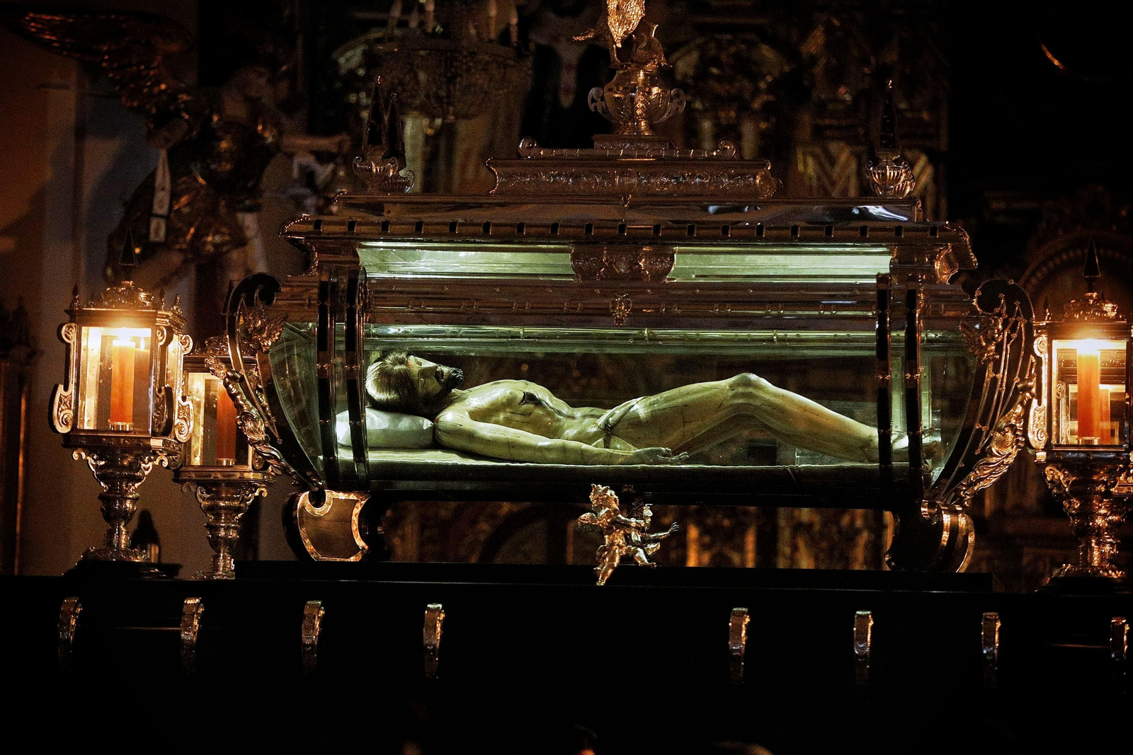 El paso del Santo Entierro, en el Carmen. El paso del Santo Entierro, en el Carmen.