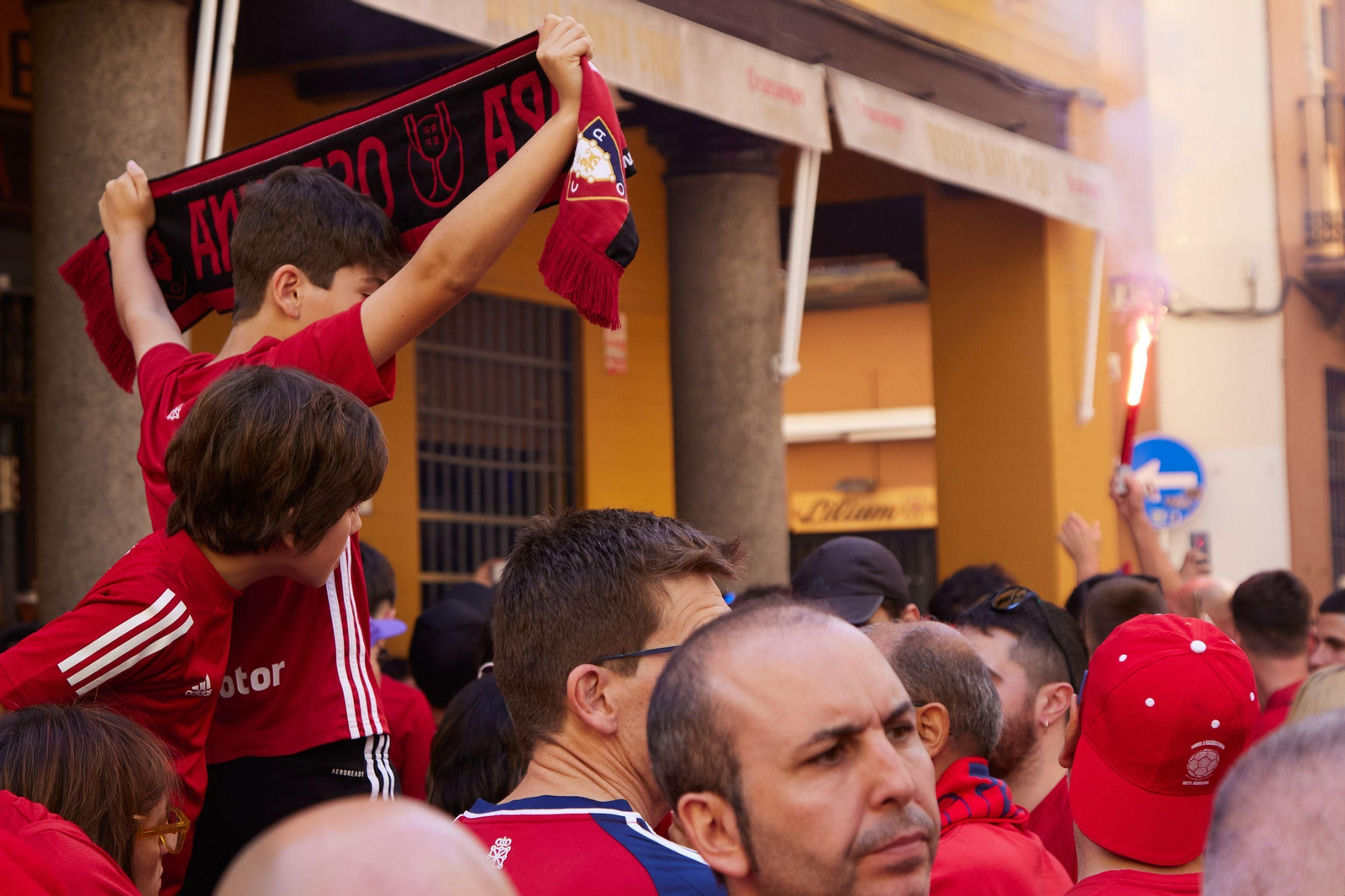 Las fotos de aficionados de Real Madrid y Osasuna el día de la final de Copa en Sevilla
