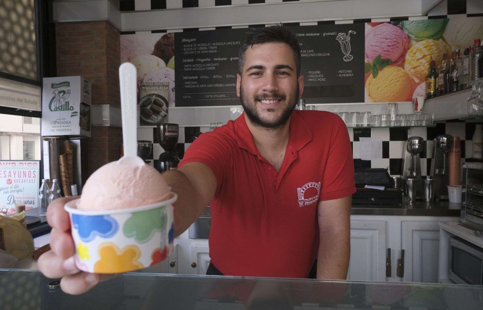 Las heladerías de Córdoba refrescan el verano, en fotografías