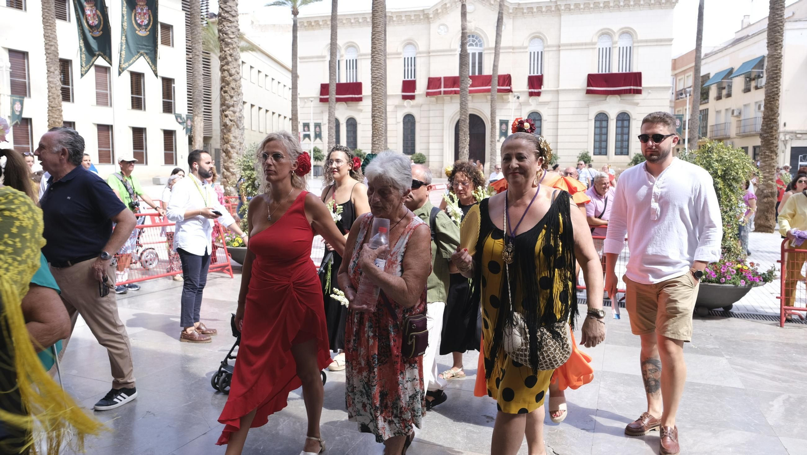 Ofrenda floral a la Virgen del Mar en la Feria de Almería 2024, en imágenes