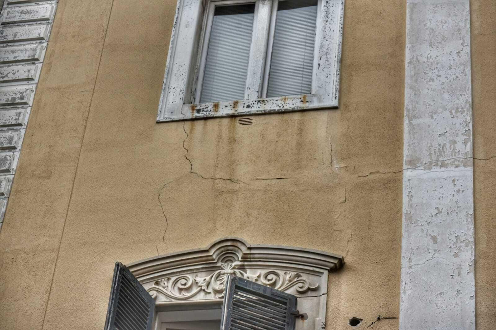 La grieta, en la segunda planta del edificio de la calle Ancha.