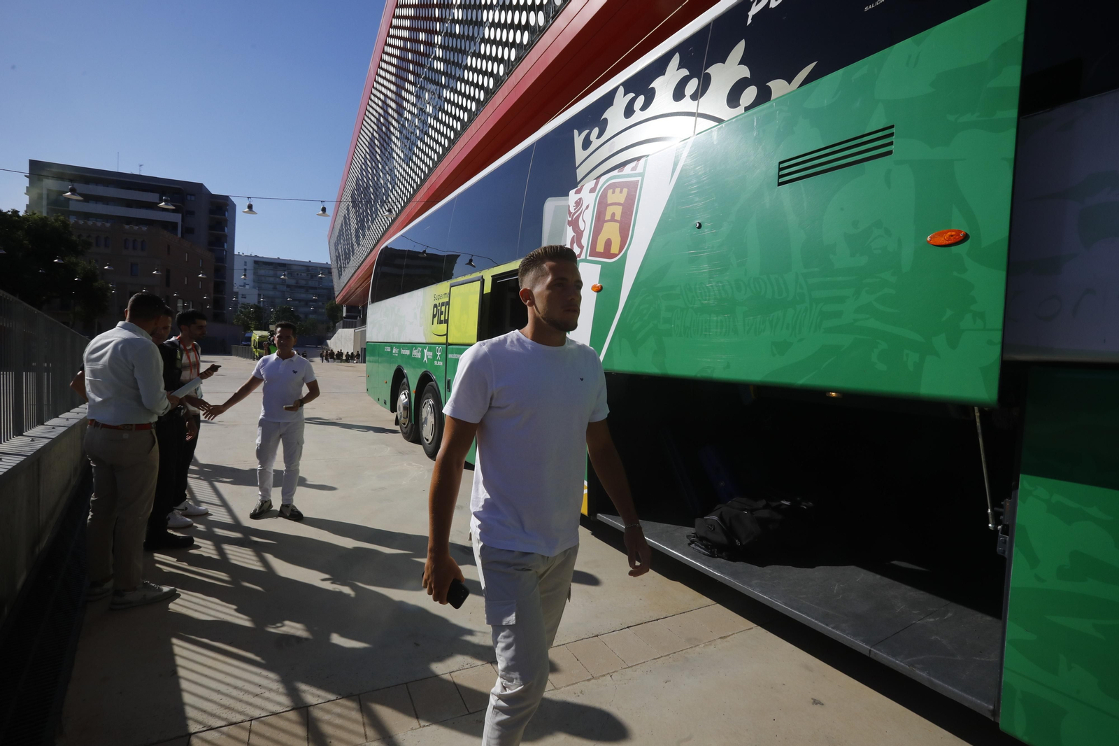 Las mejores fotos de la afición del Córdoba CF en la previa del partido ante el Barcelona Atlètic