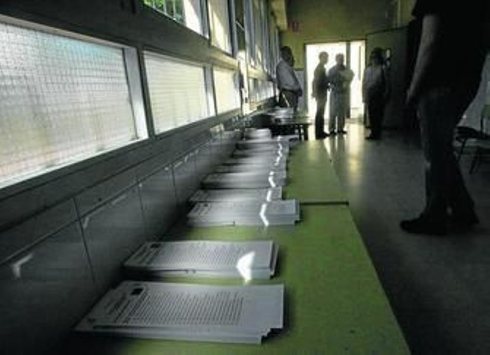 Imagen de las papeletas electorales en un colegio durante las elecciones municipales de 2011.