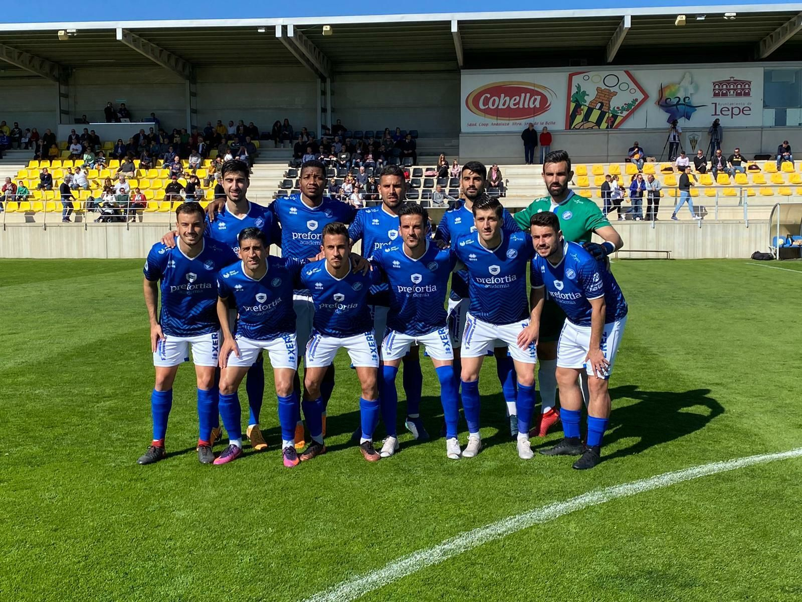 Uribe apostó por Mika en lugar de Antonio Sánchez en el once inicial.