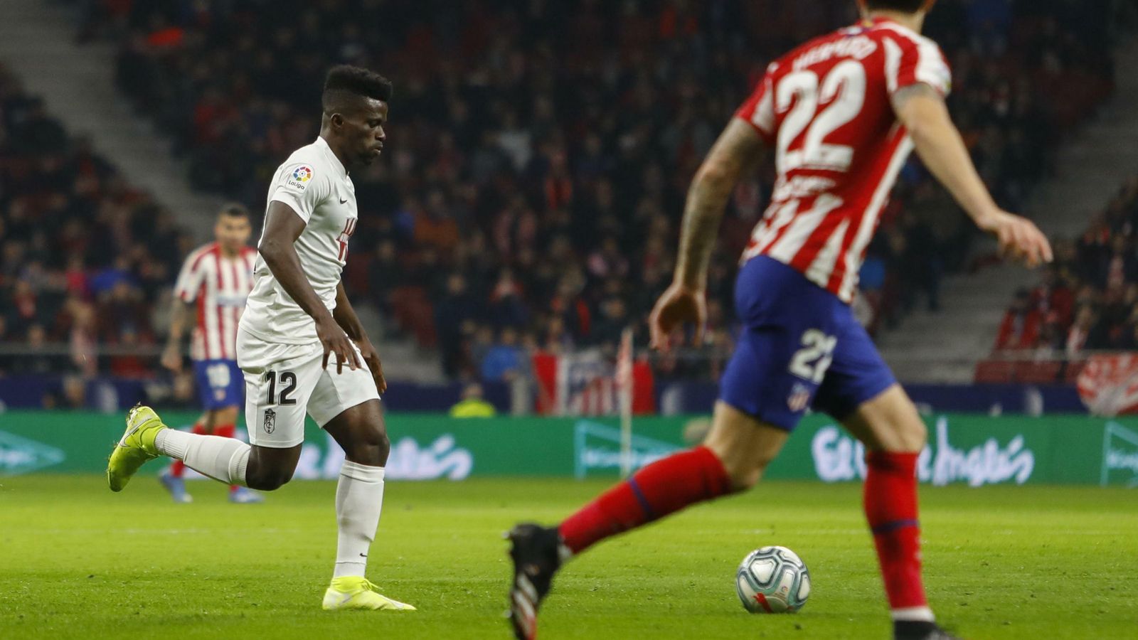 Ramon Azeez lleva el balón