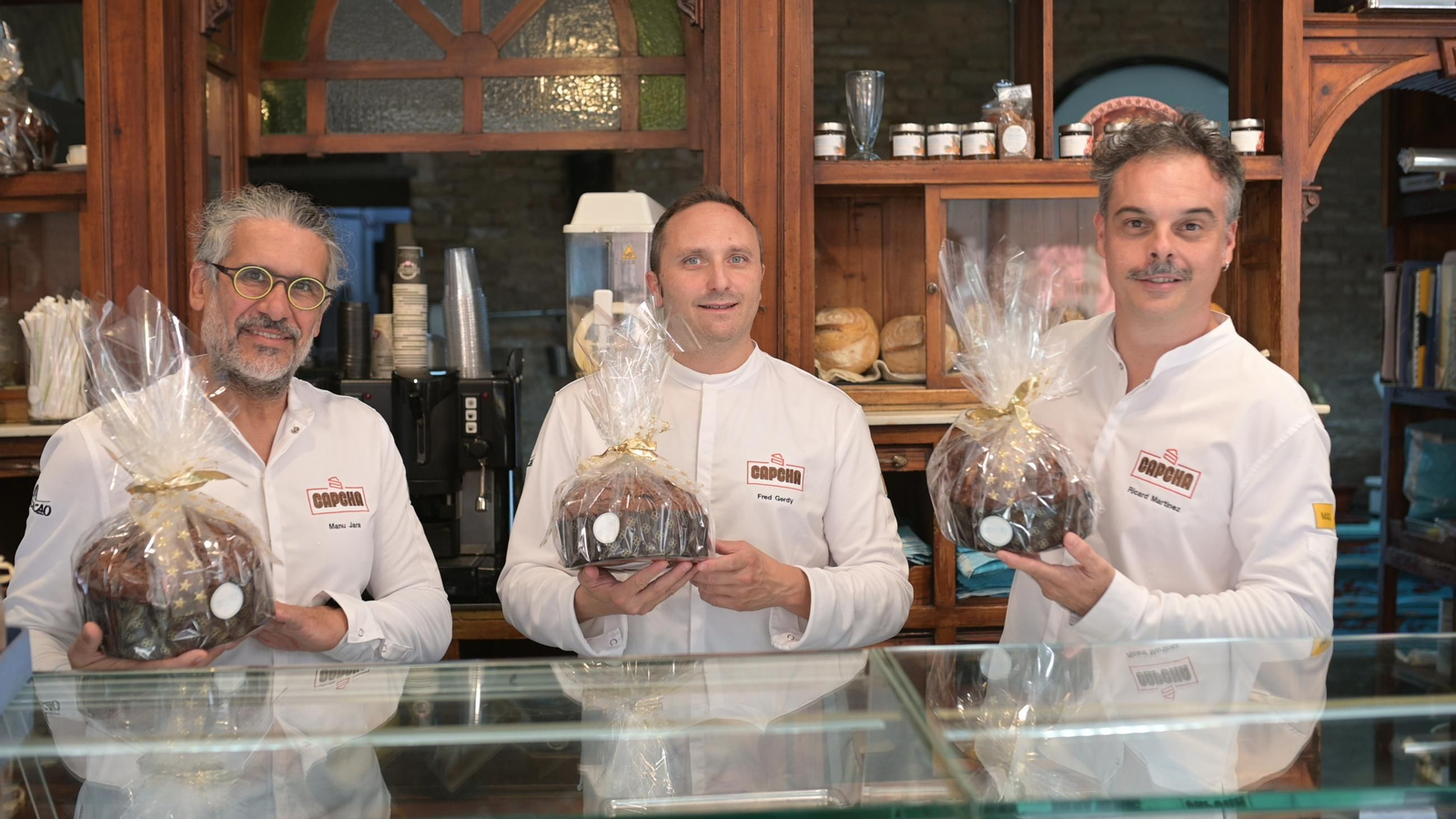 El repostero Manu Jara, junto a los chefs Frederic Gerdy y Ricard Martínez