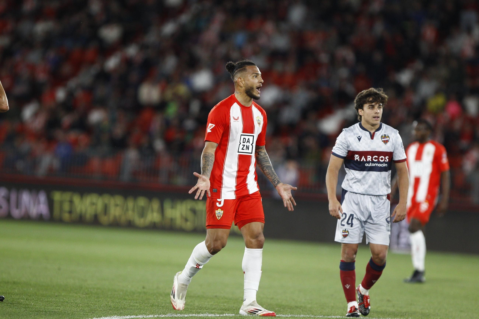 Las mejores imágenes del partido U.D. Almería-Levante U.D.