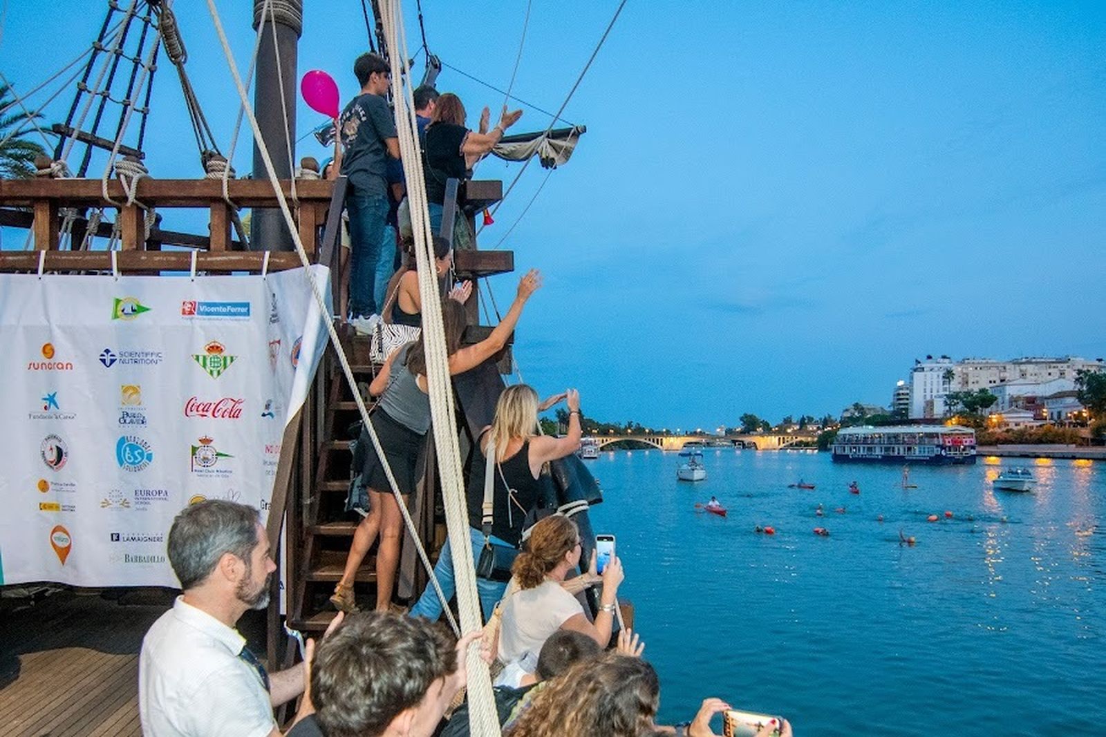 Triatlón a lo largo del Guadalquivir a beneficio de la Fundación Vicente Ferrer