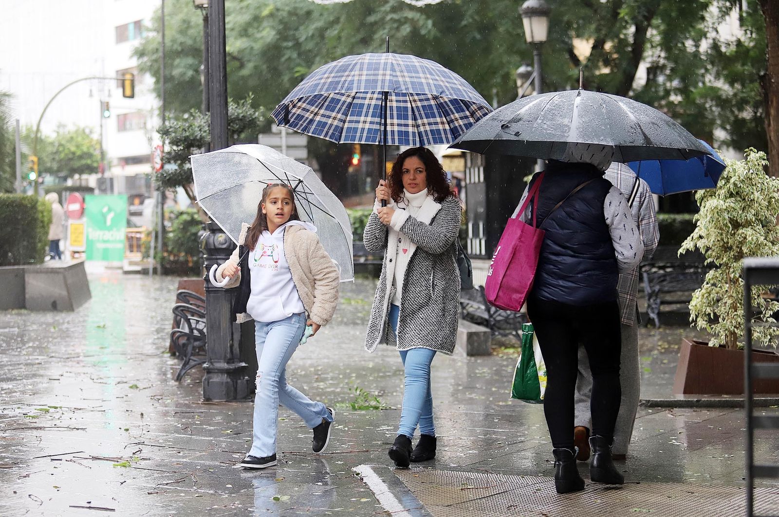 Imágenes del lunes 5 de diciembre en Huelva