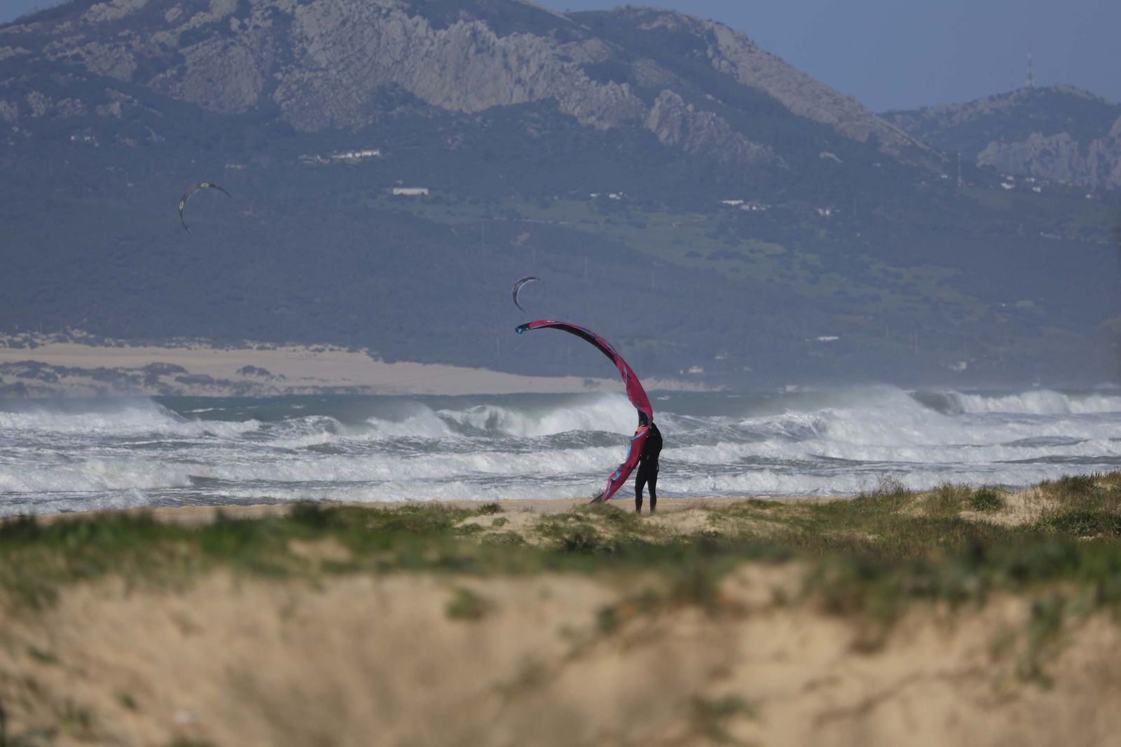 Las fotografías del paseo marítimo de Los Lances tras la borrasca Oriana