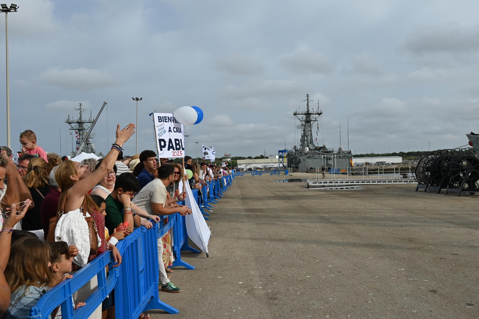 La fragata 'Reina Sofía' llega a la Base de Rota